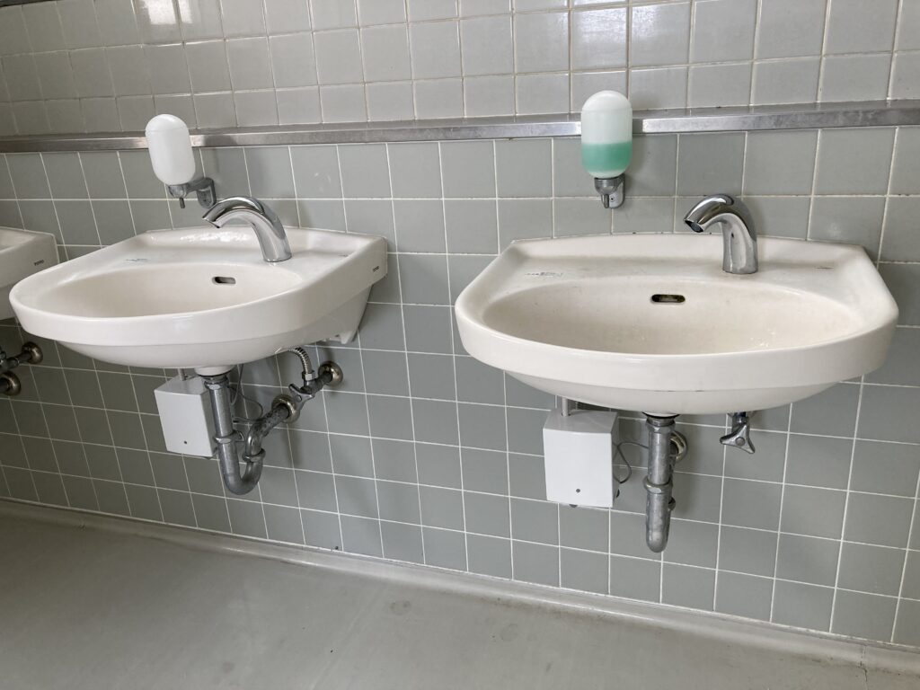 富山工業高校　手洗い　自動水栓化
